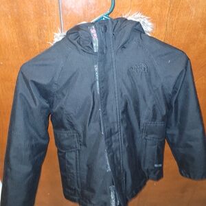 Girls The North Face Black Puffer Coat for Ultimate Warmth